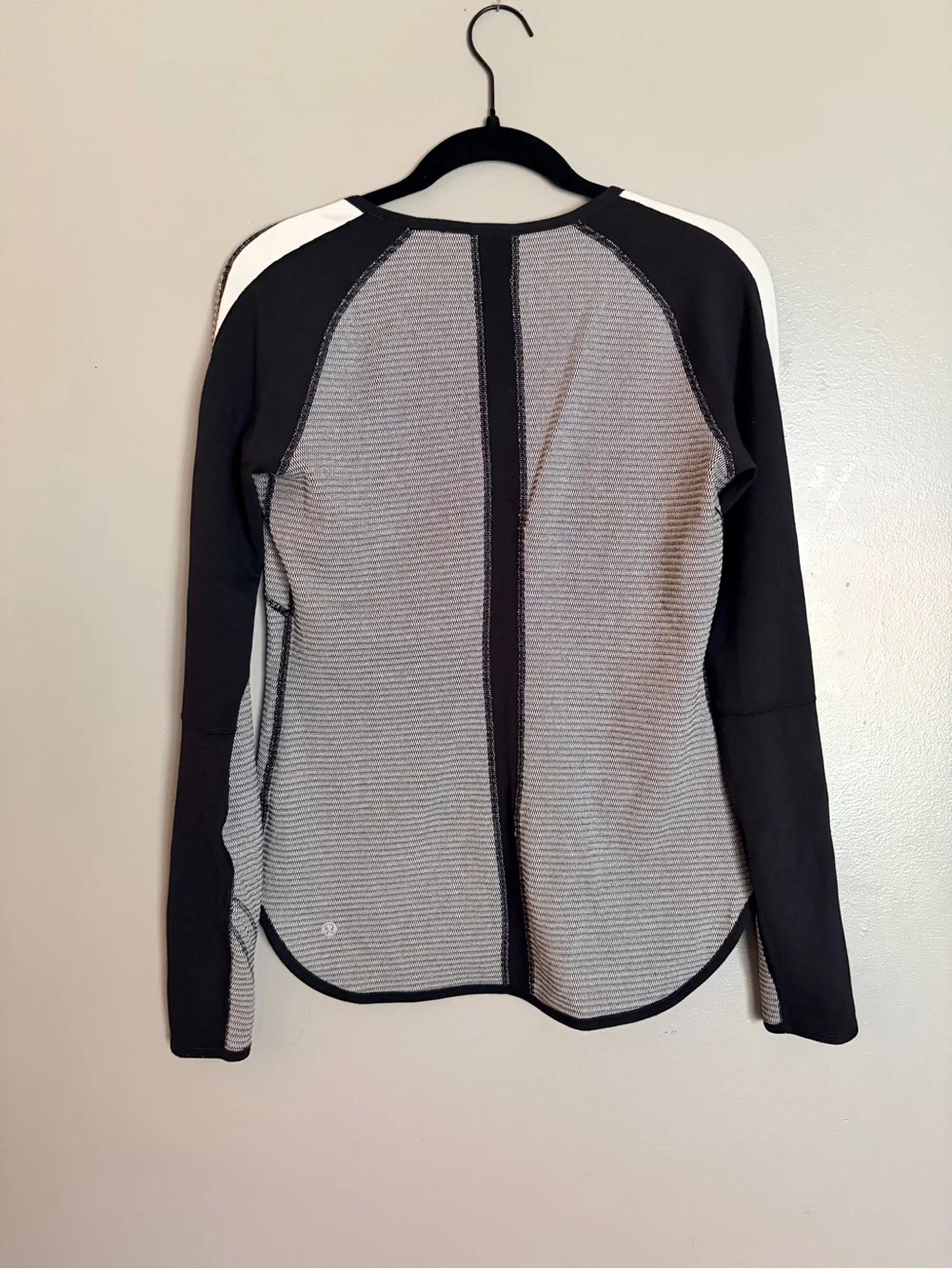 SOLD Lululemon Runder Under Long Sleeve Reversible Tee